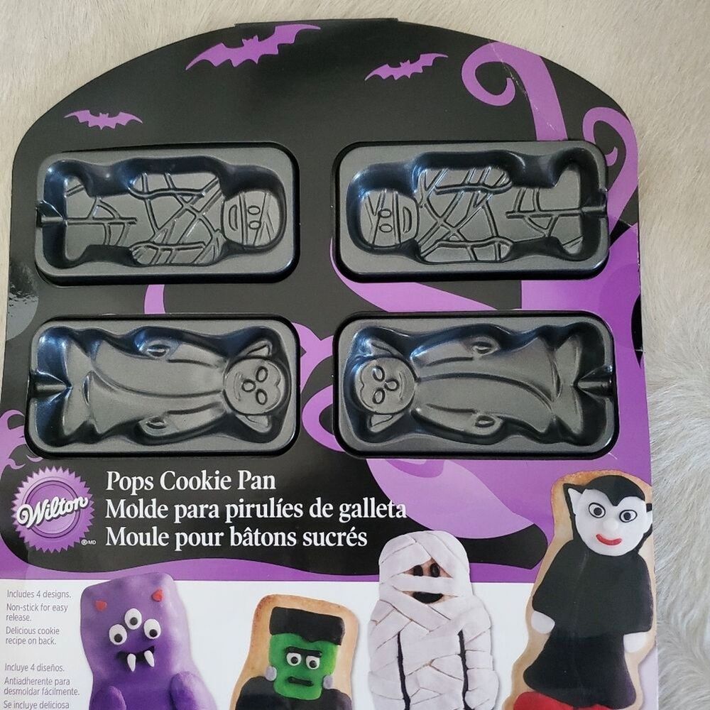 NEW Wilton Bakeware Halloween Cookie Pan 8 Cavity Nonstick Aluminum Monster